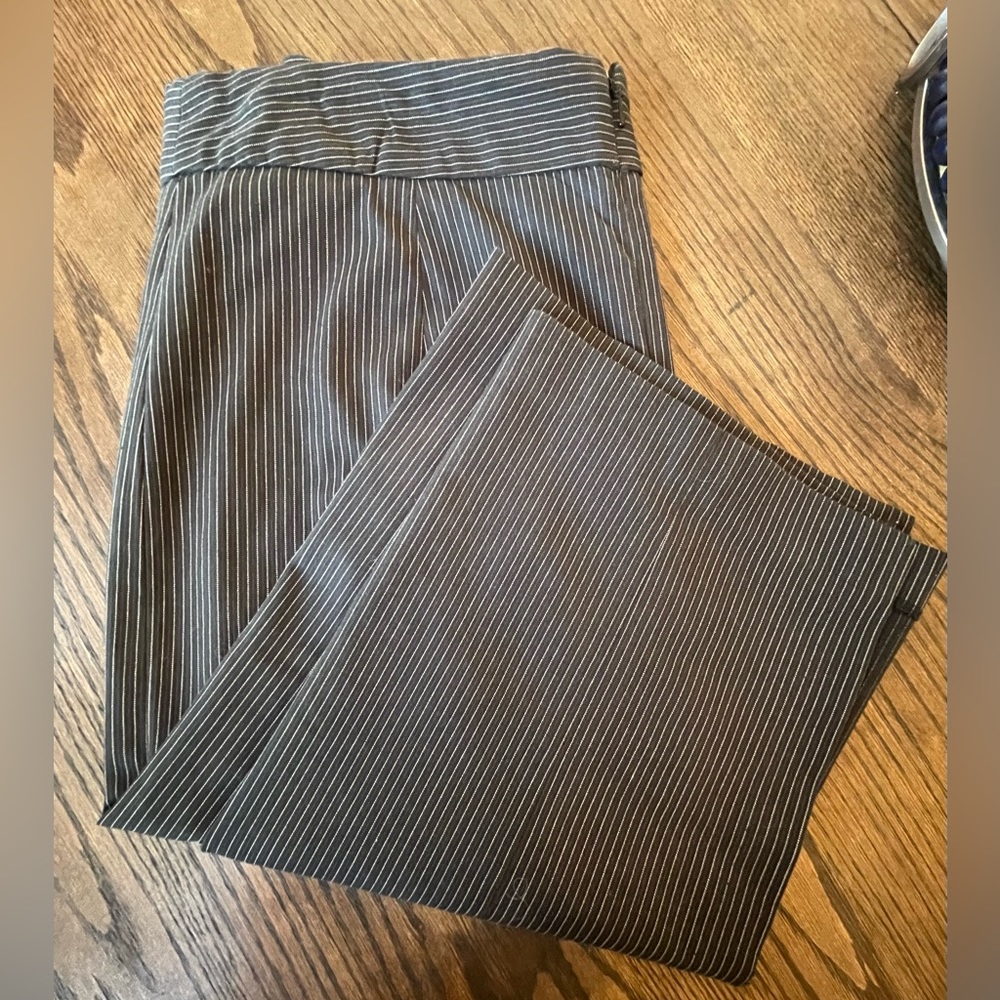 H&M Size 6 Pin Striped Pencil Skirt